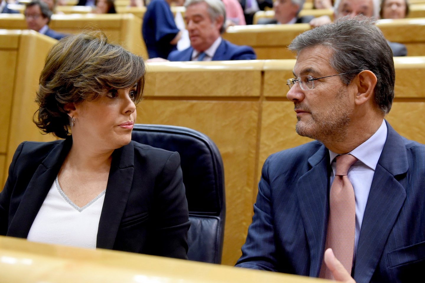 Soraya Sáenz de Santamaría y Rafael Catalá, en el Senado.