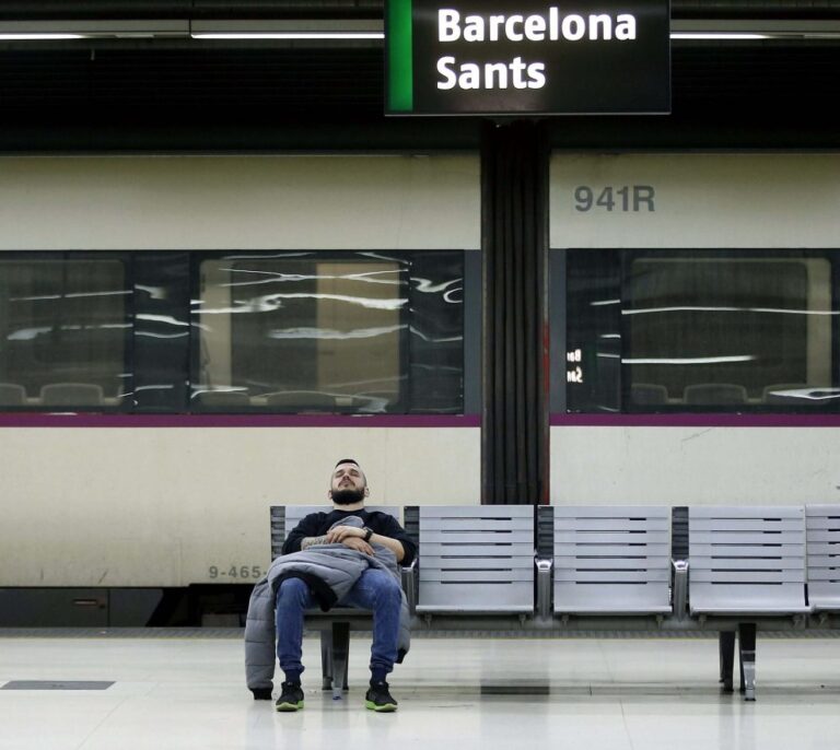 Renfe convoca por primera vez su consejo en Barcelona para "arropar a 2.600 ferroviarios"