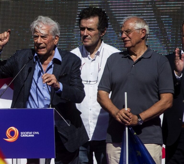 Ciudadanos ficha a Manuel Valls y Vargas Llosa para la campaña del 21-D