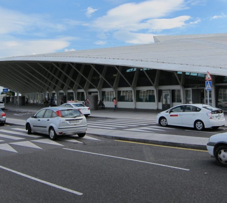 Se aplaza la deportación a Marruecos del saharaui en huelga de hambre tras la negativa del piloto a llevarle a bordo