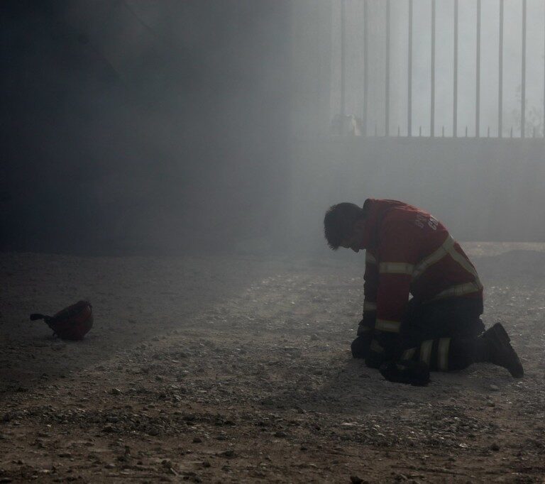 Siete fuegos siguen en Galicia con riesgo real para la población