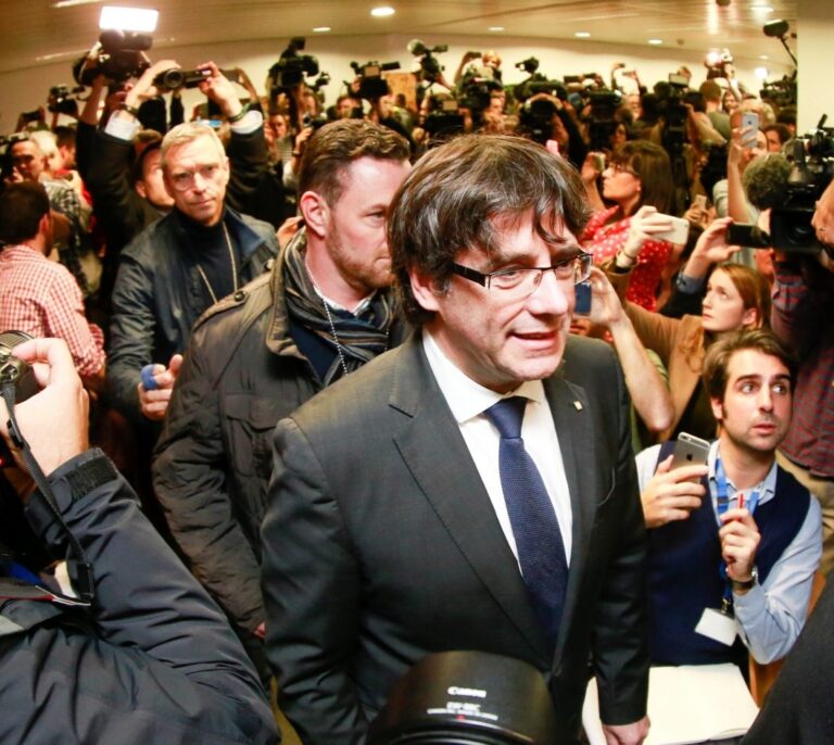 Las mentiras de Puigdemont en Bruselas