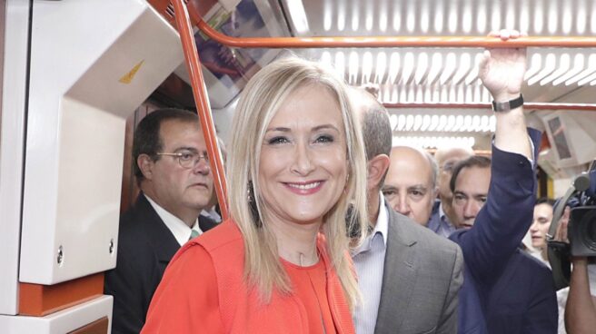 Cifuentes ampliará las deducciones en el IRPF para familias y jóvenes en 2018