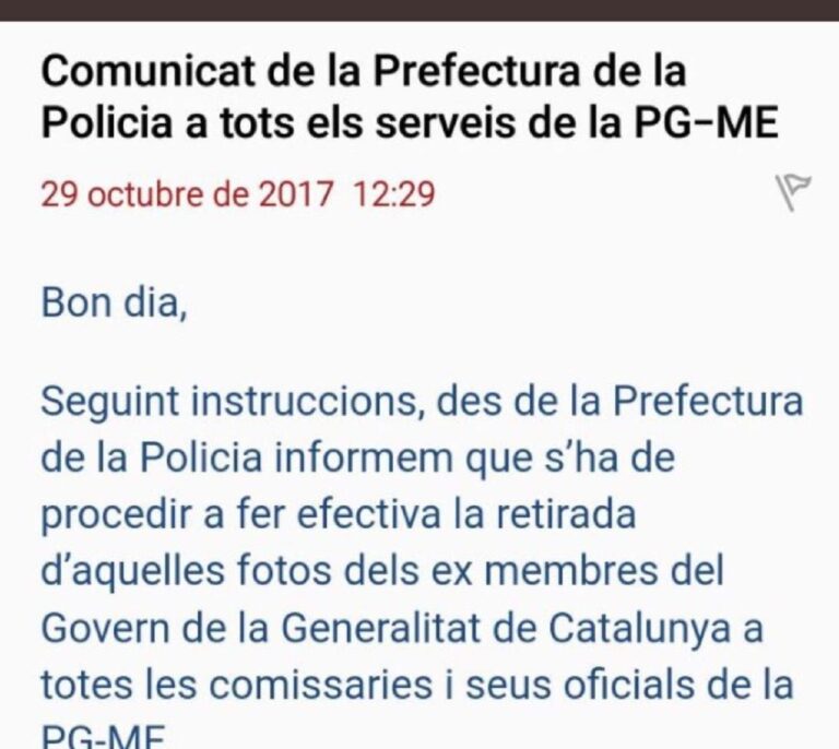 Los Mossos ordenan la retirada de las fotos de Puigdemont de dependencias policiales