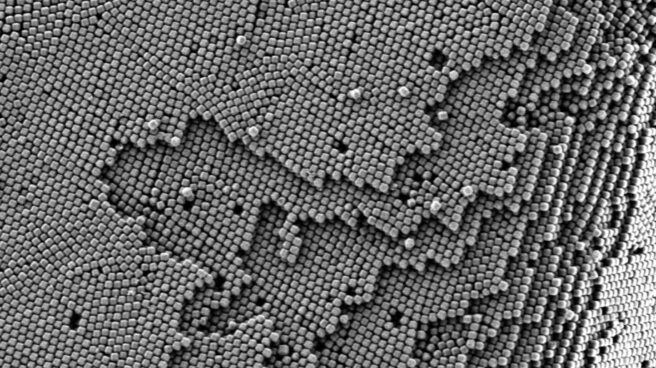 Cristales fotónicos. Ensamblando ladrillos nanoscópicos