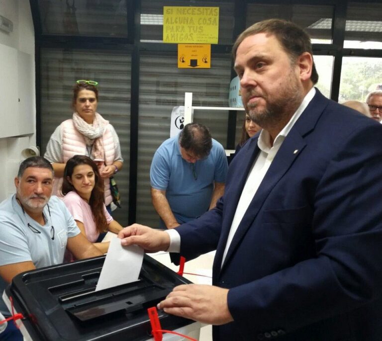 El Tribunal de Cuentas investiga al Govern Puigdemont-Junqueras por los gastos del 1-O