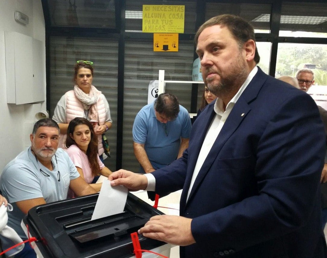 Oriol Junqueras, votando el pasado 1-O durante el referéndum ilegal.