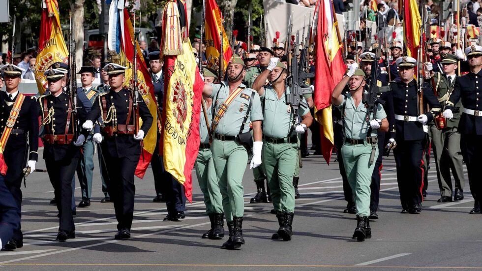 Desfile del Día de la Fiesta Nacional que han presidido hoy los Reyes, y al que ha asistido el Gobierno en pleno, encabezado por Mariano Rajoy, y la mayoría de líderes políticos.