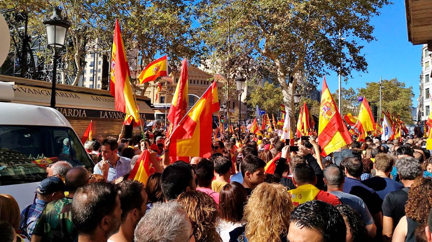 Manifestación bajo el lema "Todos somos Cataluña"