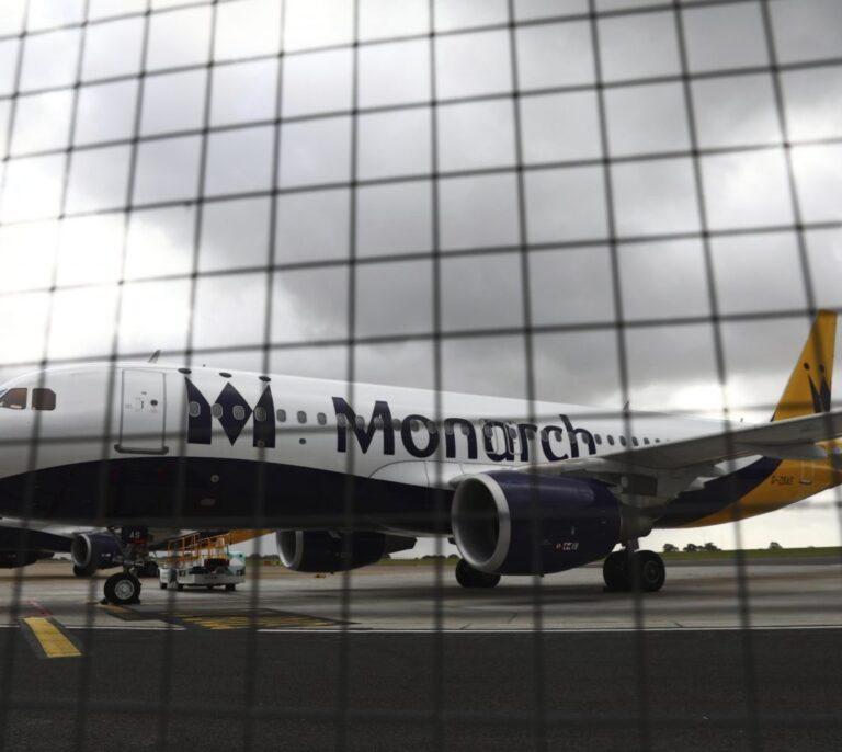 Reino Unido lanza la mayor repatriación en tiempos de paz por la quiebra de Monarch