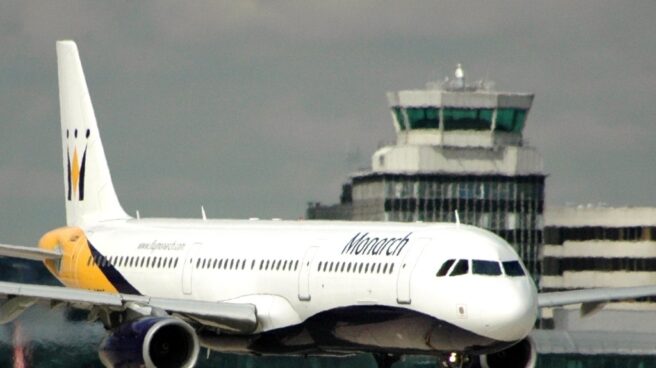 Un avión de Monarch Airlines.