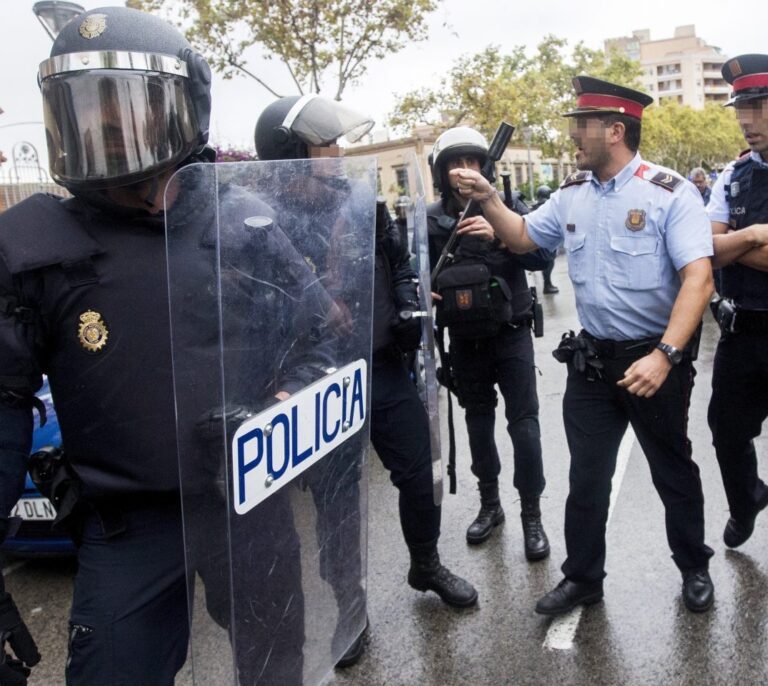 La 'pasividad' de los Mossos: Fiscalía pide al TS incorporar el informe clave sobre el 1-O