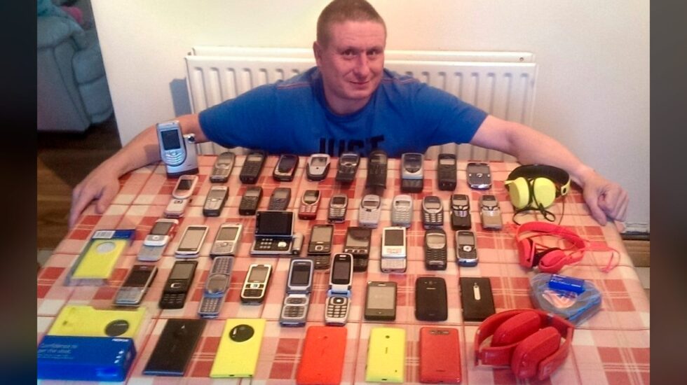 Jim O'Brien es un "loco de Nokia" con una colección de 115 teléfonos