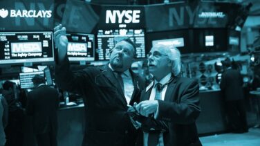 Las bolsas, caras y con riesgo