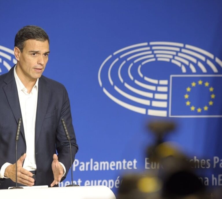 Sánchez defiende en Bruselas el 155 por el "movimiento regresivo" en Cataluña