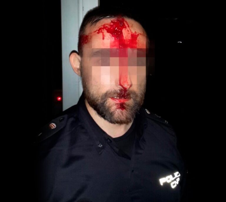 La Asociación Pro Guardia Civil difunde un vídeo con las "patadas en la cabeza" a agentes el 1-O