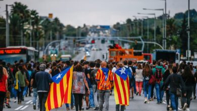 Batalla en dos facultades de Barcelona por volver a las clases