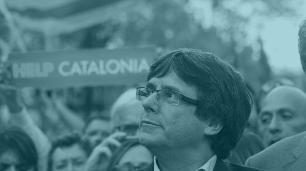 El presidente de la Generalitat, Carles Puigdemont, durante la manifestación en Cataluña por la liberación de Jordi Sànchez y Jordi Cuixart.