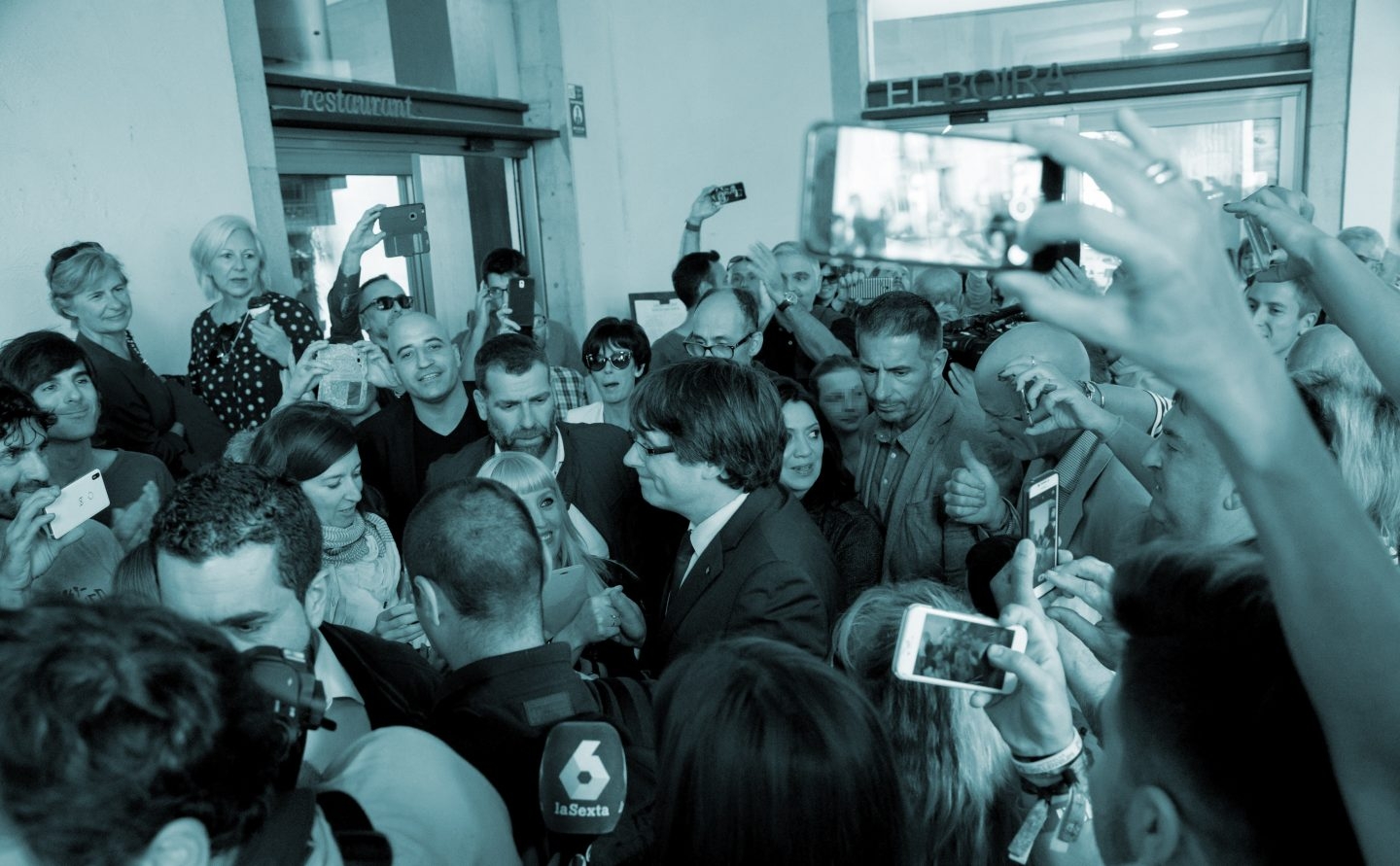 El presidente cesado de la Generalitat de Cataluña, Carles Puigdemont, en Girona.