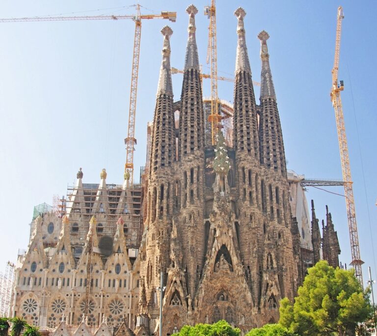 La Sagrada Familia pagará 36 millones al Ayuntamiento sin garantías de poder completar el proyecto de Gaudí