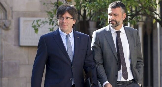 Santi Vila, junto al presidente de la Generalitat Carles Puigdemont.