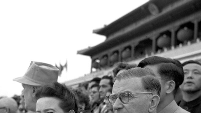 sartre-nobel Jean-Paul Sartre y Simone de Beauvoir en 1955.
