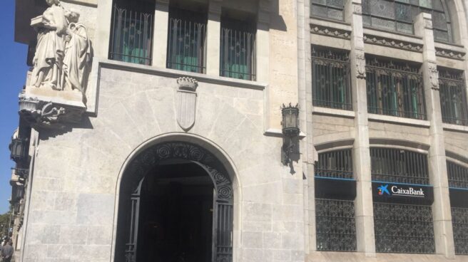 sucursal CaixaBank Sucursal de CaixaBank en la Via Laietana de Barcelona.