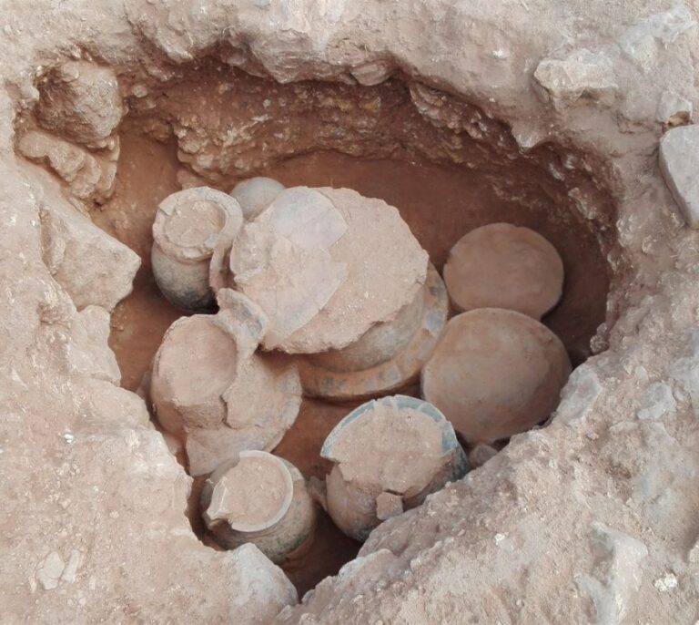 Encuentran urnas funerarias de la edad de Bronce en las excavaciones de Vilanera (Girona)