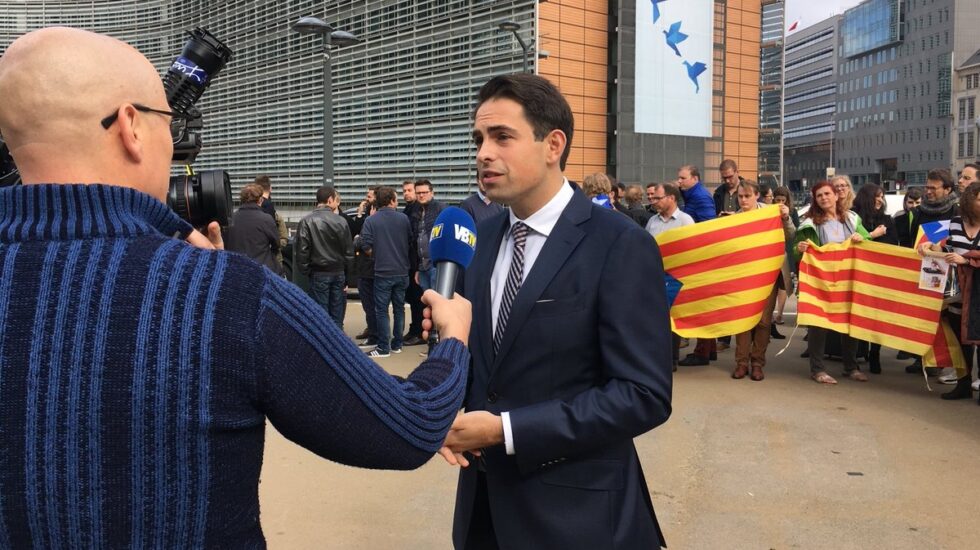 El líder ultraderechista Tom van Grieken, en una concentración de apoyo al independentismo el pasado 2 de octubre.