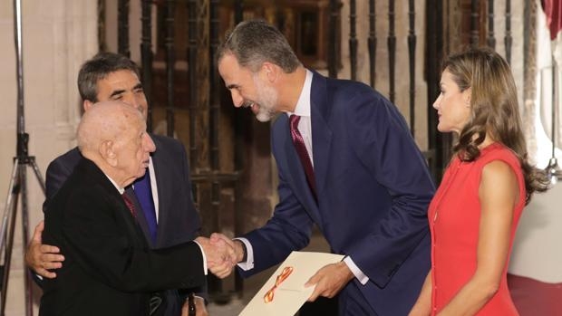 Victorino Martín recibe el Premio Nacional de Tauromaquia.