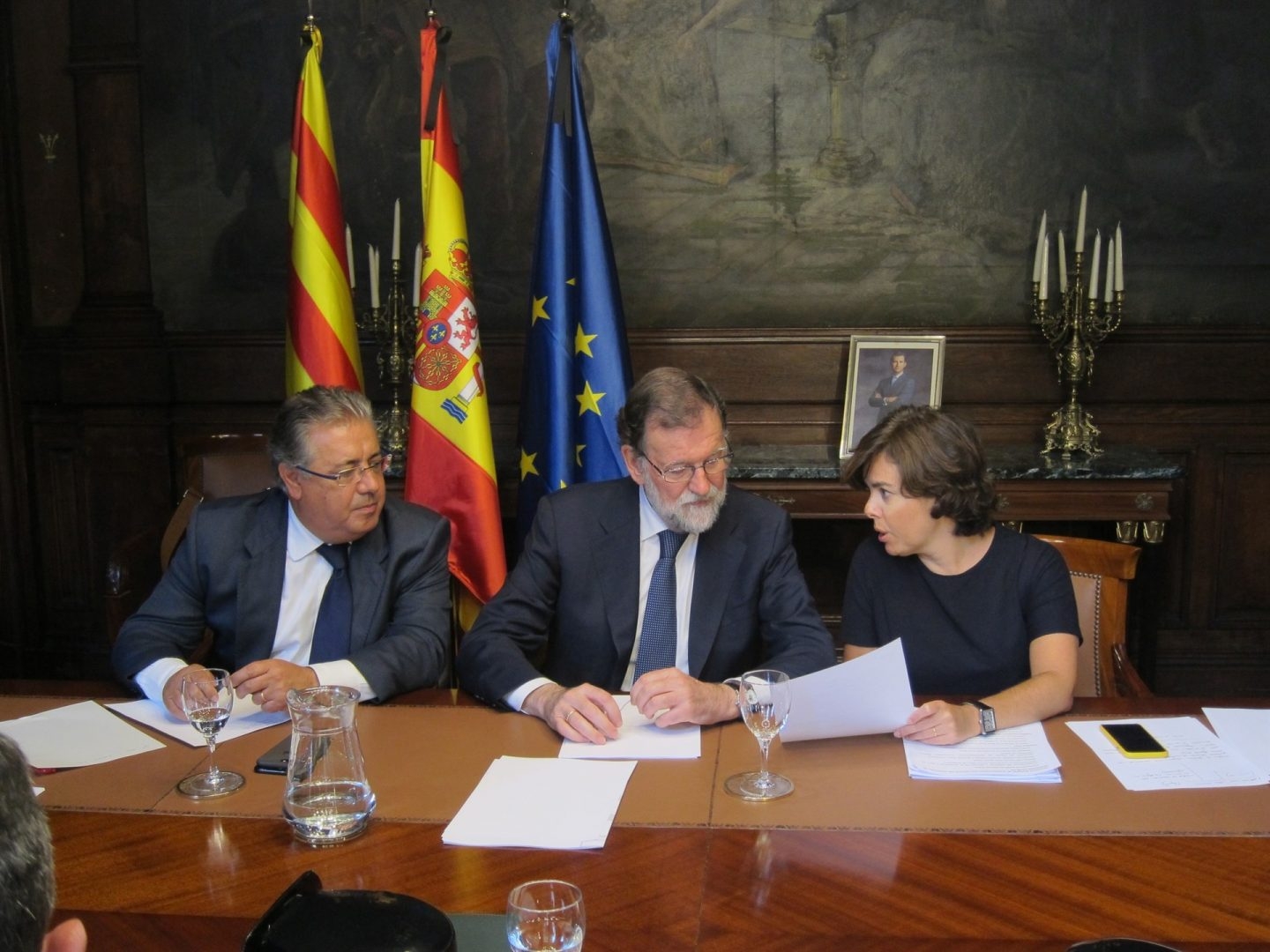 Reunión de Juan Ignacio Zoido, Mariano Rajoy y Soraya Sáenz de Santamaría.