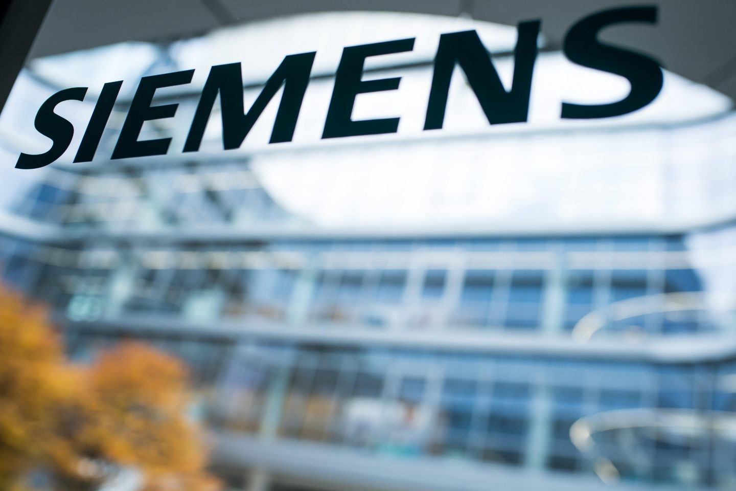 Siemens recortará 6.900 empleos.