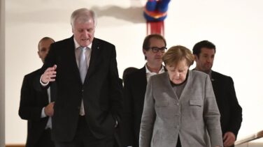 Merkel se tambalea tras dejar los liberales las conversaciones de gobierno en Alemania
