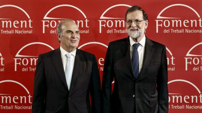 Mariano Rajoy, junto al presidente de Foment del Treball, Joaquim Gay de Montellá.