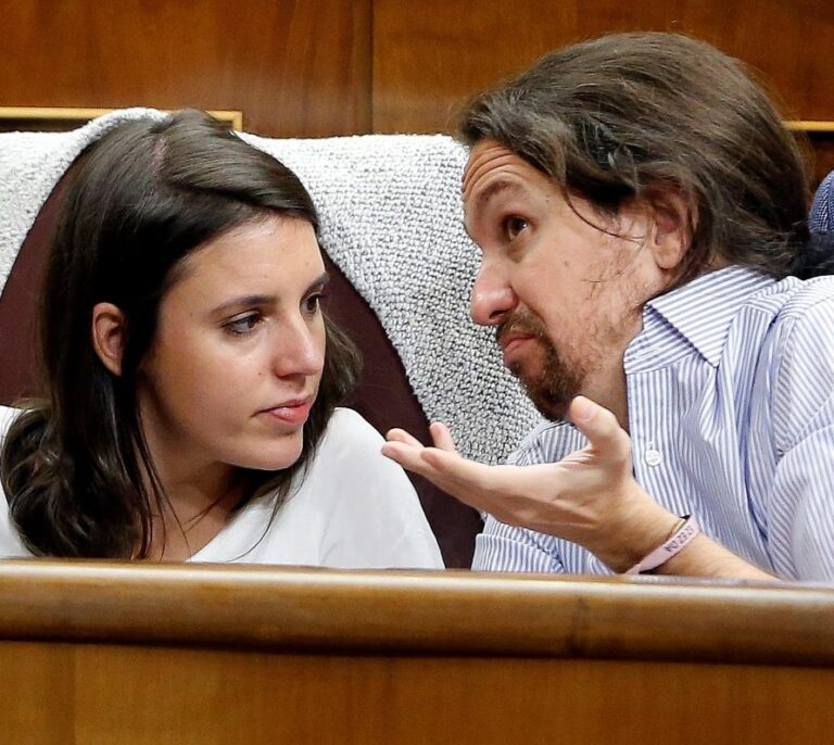Iglesias llevará a su plana mayor al Día de la Constitución para evitar polémicas