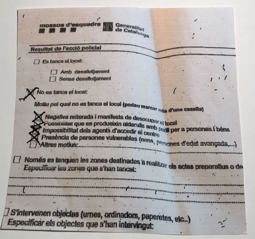 Acta entregada a los Mossos en el que ya se preveían las situaciones registradas el 1-O.