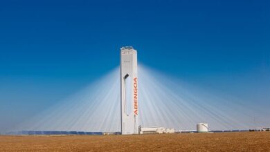 Abengoa dobla su órdago y exige a España 1.505 millones por el recorte a las renovables