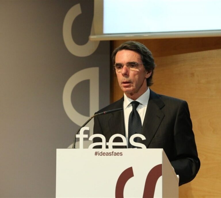 Aznar pide recuperar la vicepresidencia económica justo antes de la sustitución de Guindos