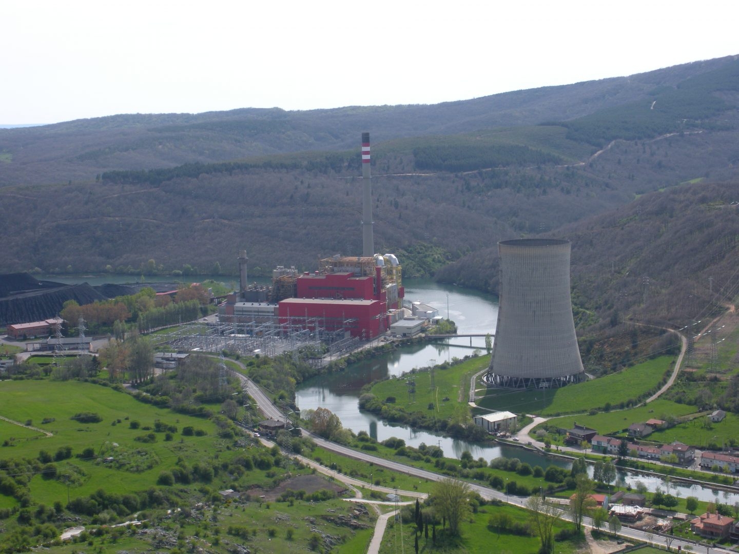 Central de carbón de Iberdrola en Velilla (Palencia). La compañía ha solicitado al Gobierno el cierre de la planta térmica.