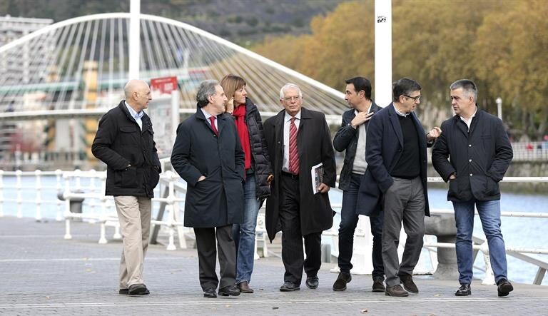 Borrell, perplejo: "¿Colau cuándo descubrió lo que dice ahora de Puigdemont?"