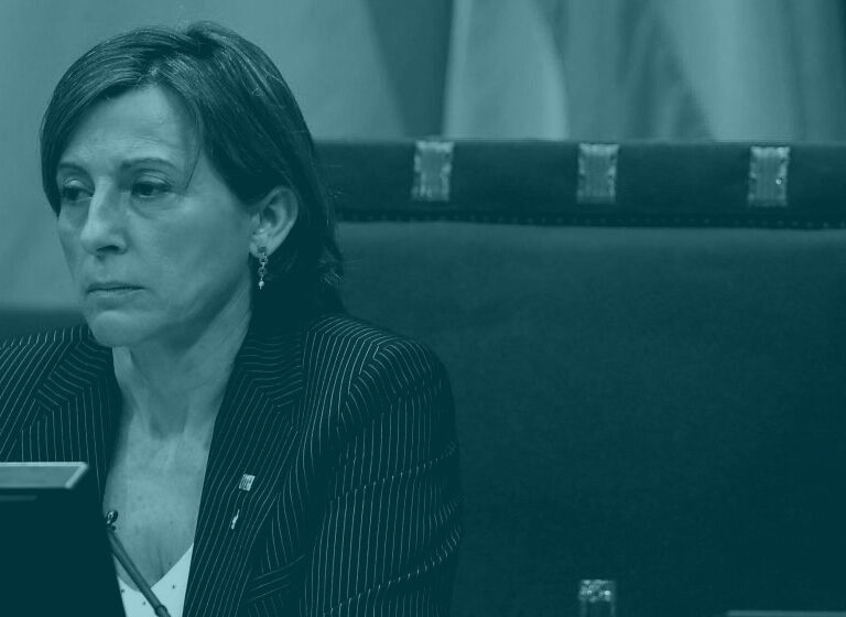 El globo de la independencia, pinchado por sus propios creadores