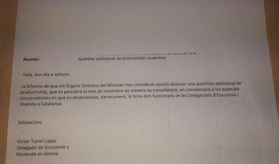 Carta remitida por la Delegación del Gobierno en Girona a sus funcionarios anunciando una compensación económica.