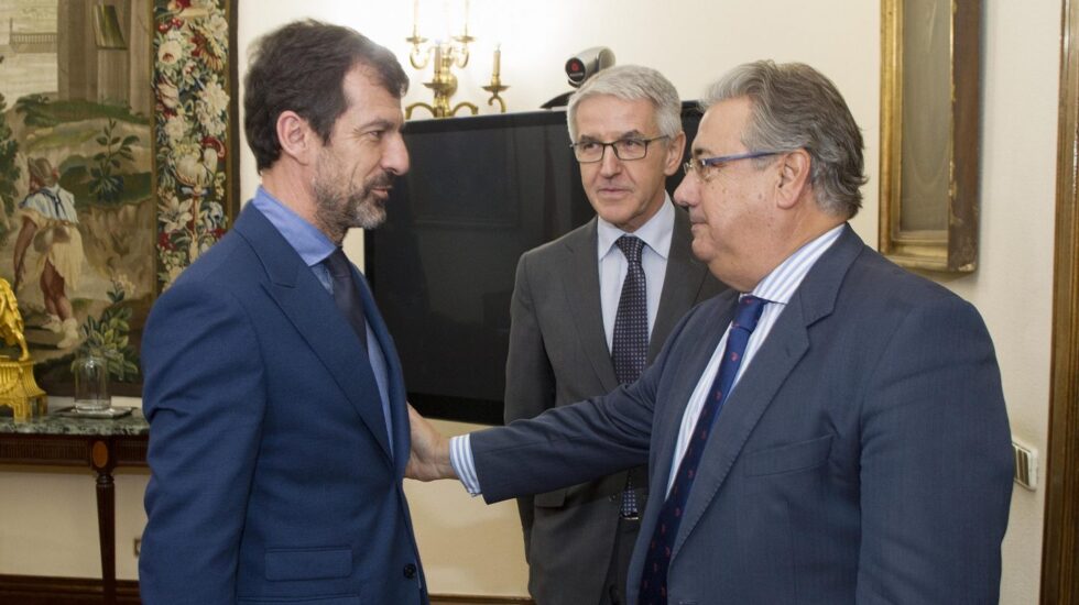 Ferran López y Juan Ignacio Zoido, en la primera reunión tras el nombramiento del primero como mayor de los Mossos.