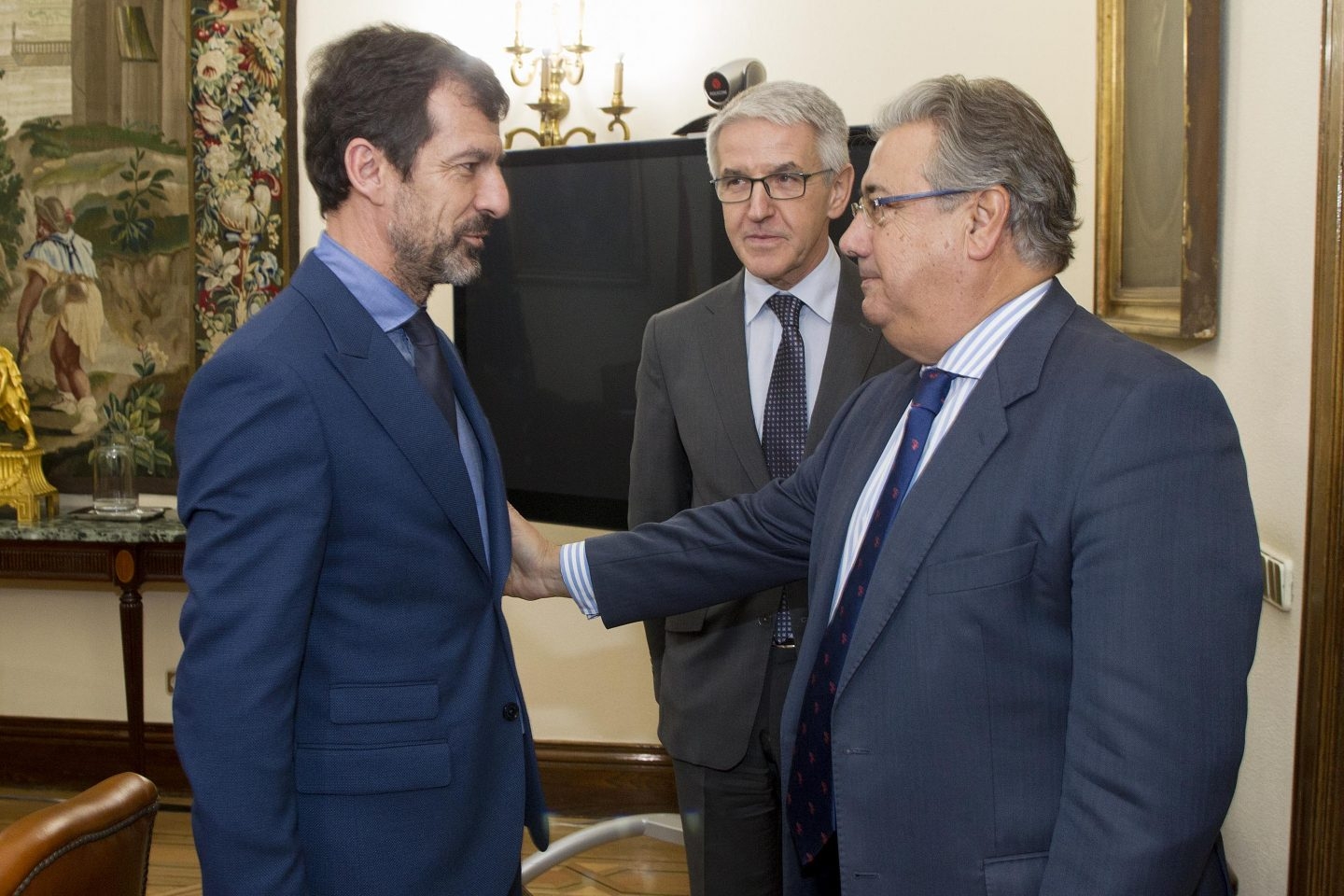 Ferran López y Juan Ignacio Zoido, en la primera reunión tras el nombramiento del primero como mayor de los Mossos.