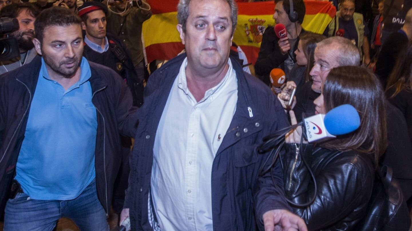 El exconseller de Interior, Joaquim Forn, a su llegada al aeropuerto de Barcelona.
