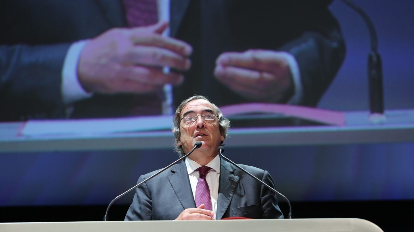 El presidente de CEOE, Juan Rosell. Empresarios de la patronal están preparando una ofensiva para sustituirle por su gestión de la crisis independentista de Cataluña.