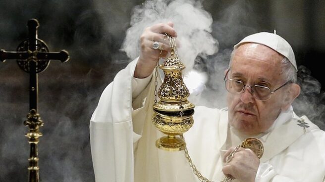 El Papa prohibe la venta de tabaco en el Vaticano.