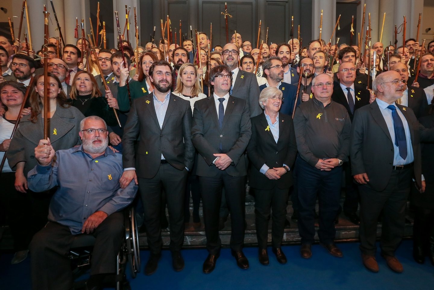 Puigdemont y los alcaldes independentistas, en Bruselas.