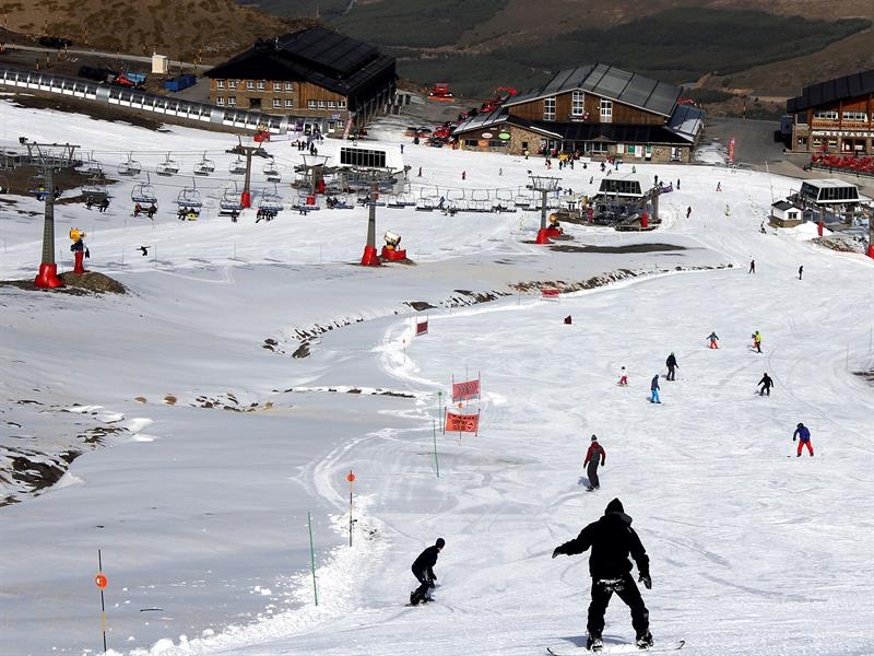 Sierra nevada tiene ya cinco pistas abiertas.