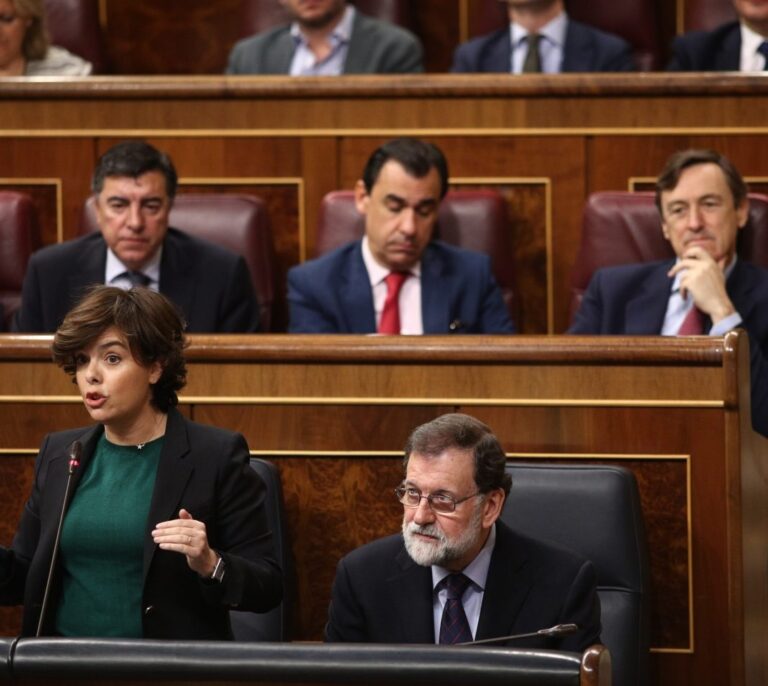 El Gobierno avisa a Podemos: su indefinición sobre Cataluña le llevará a la autodestrucción